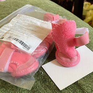 SHEIN Pink Dog Boots Set